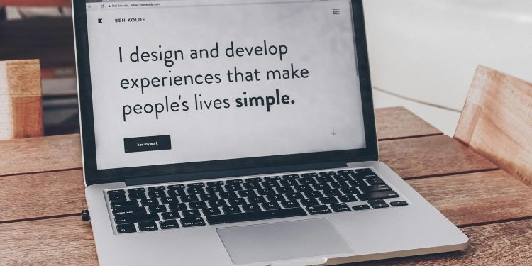 Customer experience and digital strategy: two sides of the same way