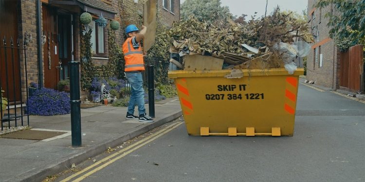 Top 7 Mistakes People Make When Hiring a Skip in Epsom, UK