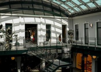 Innovations in Workplace Design: Glass Partition Solutions