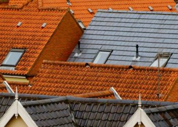 Choosing the Right Roofing Material: A Comprehensive Guide