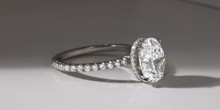Beyond Tradition: How 3-Stone Diamond Platinum Engagement Rings Gained ...