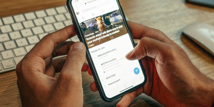 Artificial Intelligence Integration: Enhancing web apps with AI capabilities