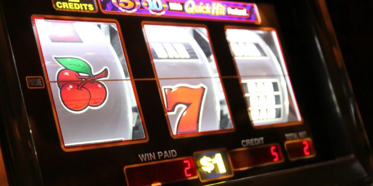 Peculiarities and Advantages of Casino Slot Games