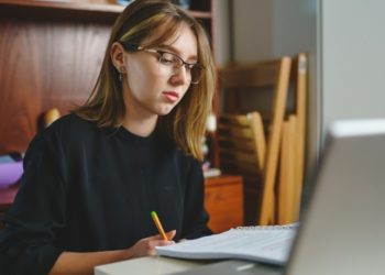 Setting SMART Goals for Studying: Specific, Measurable, Achievable, Relevant, and Time-bound