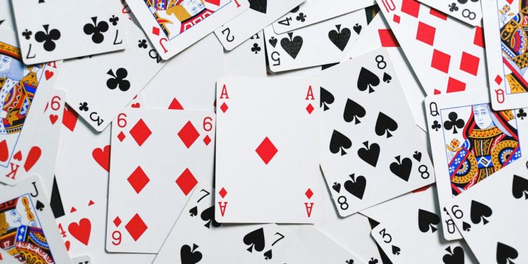 The Mathematics Behind Casino Games: Calculating Odds and Probabilities