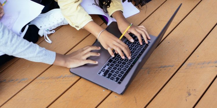 Best Online Platforms to Meet New People