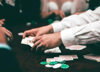 How to Host a Casino-Themed Dinner Party