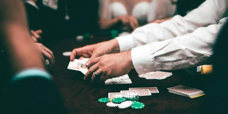 How to Host a Casino-Themed Dinner Party