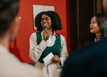 Business Networking Secrets: Using Public Speaking to Build Connections