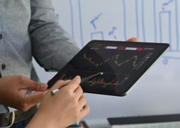 How FX options can help manage currency fluctuations