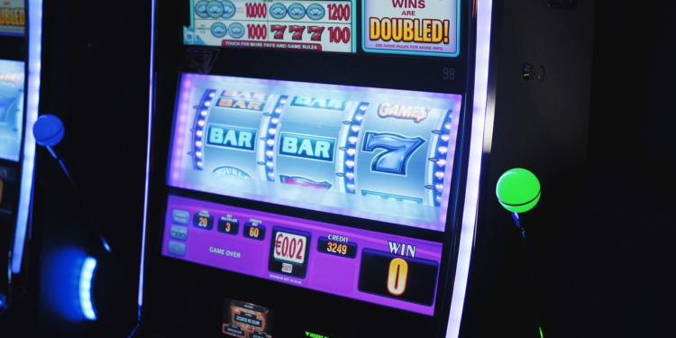 Slots Games Explained: 5 Reasons to Play