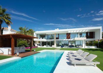 Marbella’s Enduring Allure: Why Luxury Villas in Spain to Buy Remain a Coveted Investment