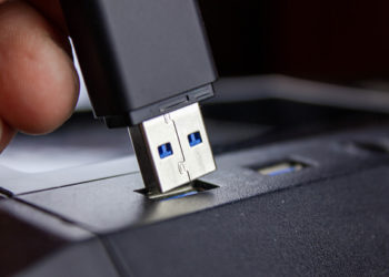 iPhone to USB Easily