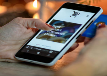 AI-powered e-commerce shopping