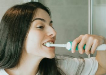 The Evolution of Oral Care: How Modern Toothbrushes Are Changing Dental Hygiene