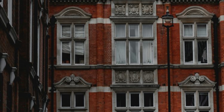 Exploring the Best Sources for Purchasing Hackney Taxis Across the UK