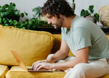 The Rise of Live Dealer Games: Bringing the Casino Floor to Your Living Room