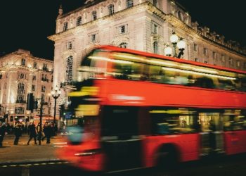 How to Make the Most of Your Group Trip to London with Coach Hire