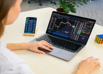 Investment Graph and Trader