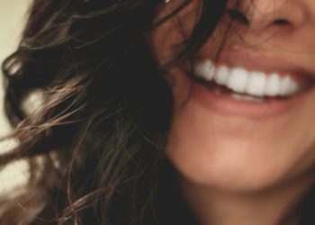 Celebrities with dental implants