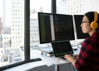 DIY Websites vs. Hire Web Developer: Which Path to Choose?