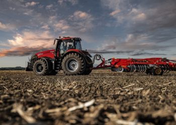 Rear-view mirrors for tractors: how to choose and maintain them