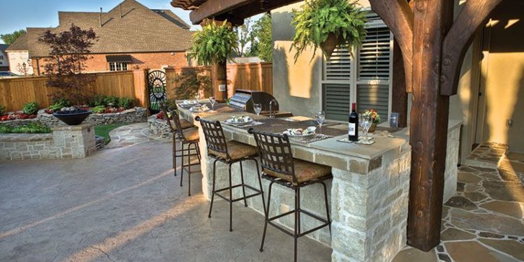 Outdoor Dining Space
