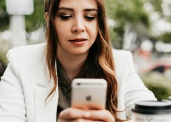 Love in the Age of Algorithms: The Human-AI Connection