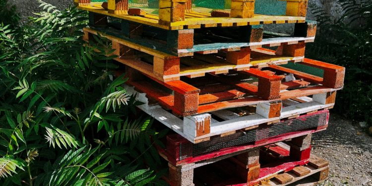 The Tech-Driven Pallet Revolution: 2025’s Top Trends