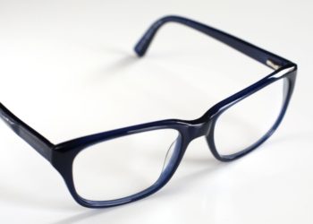 How to adjust glasses at home – a step-by-step guide!