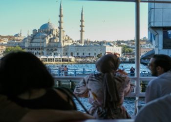 Why eSIM Is the Future of Global Connectivity: A Deep Dive for Travelers and Expats