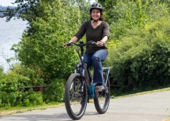 Is E-Biking or E-Triking Better?