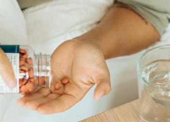 Reliable delivery of dietary supplements and vitamins in the UK: myth or reality?