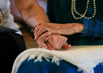 Understanding Grief Support for Seniors: Helping Loved Ones Heal