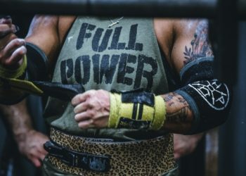 What Do Elbow Sleeves Really Do for Lifters?
