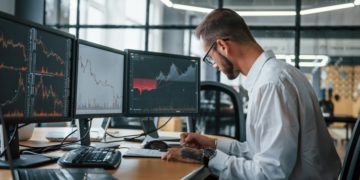 How to Use Real-Time Gold Charts for Better Trading Decisions