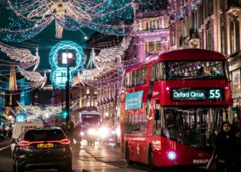 Stargazing, Street Eats & Surprise Performances: A London Night Out Like No Other