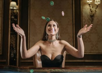 Northern Lights Meet Royals: Where Finnish and English Casinos Really Differ