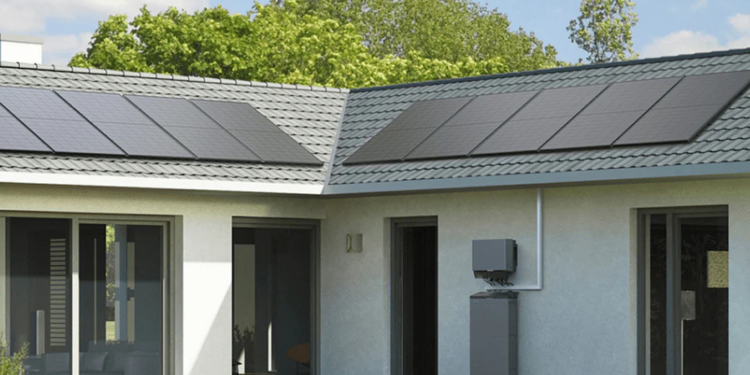 How Solar Battery Storage Can Help During Peak Energy Demand Times