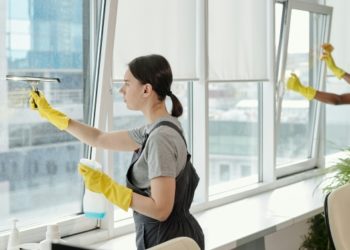 What To Expect During An Emergency Cleaning Response Call