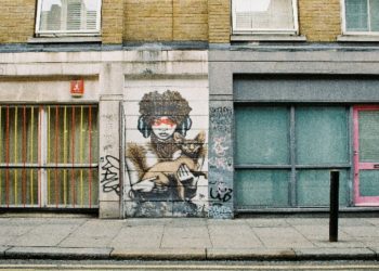 10 Reasons Why Lucid Wall Art Is the Go-To Brand for Modern British Homes