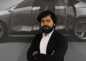 Leading Through Layers: A Software Leader’s Perspective on Managing Global Automotive Programs