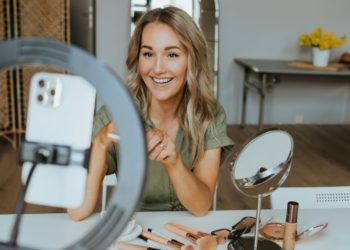 Top Viral Moments That Shaped Online Culture This Year