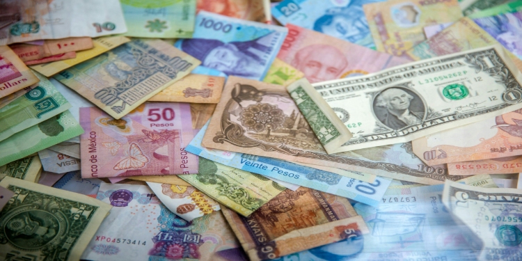 How Businesses Navigate Currency Complexity in International Payments