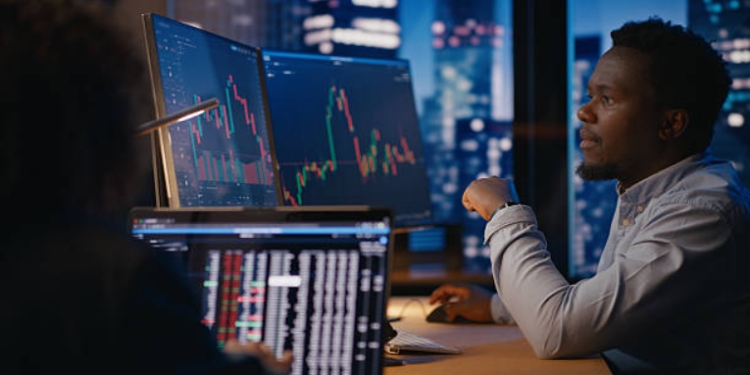 Overconfidence in Investing: How It Shapes Decisions and Risk