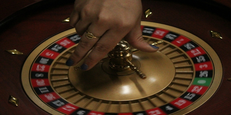 Online Roulette Bonuses: Why Table Game Players Need to Read the Small Print