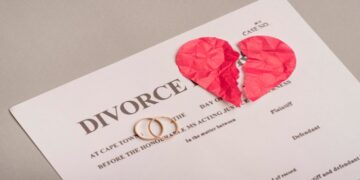 How Divorce Affects Family Finances and Tips to Deal with It