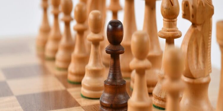 Choosing the Right Chess Sets: From Professional Boards to Championship Designs