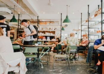 Are Side Hustles Replacing Traditional Career Paths in the UK