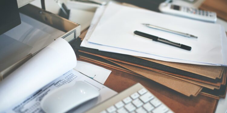 How Small Desk Items Turn Into Everyday Clutter